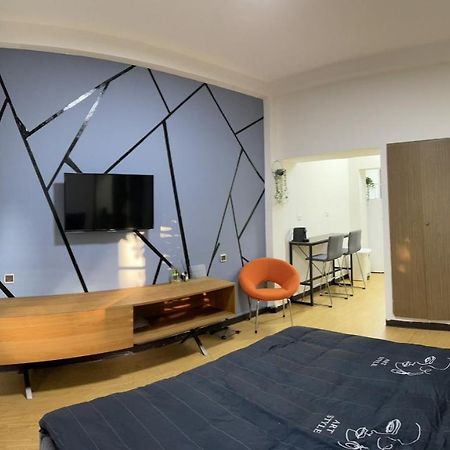 Bat Galim - Mirror Apartment By The Beach Haifa Exterior photo